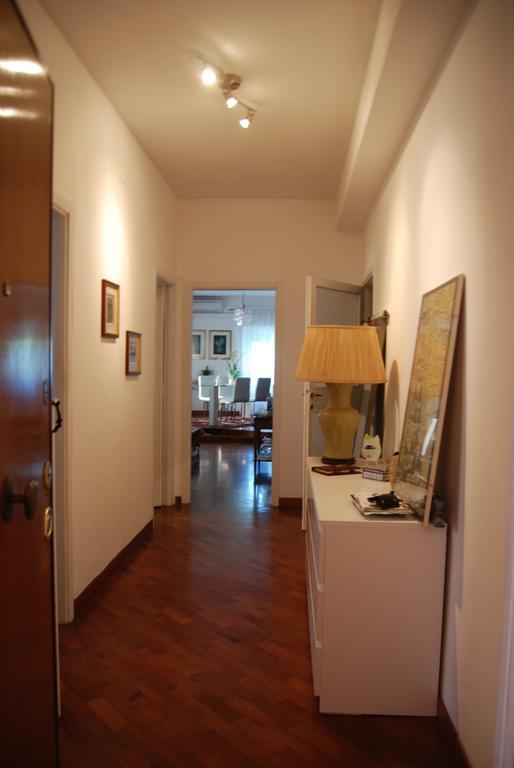 Bed and Breakfast La Badia Del Cavaliere Roma Habitación foto